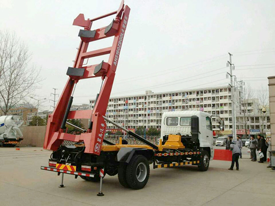背罐車1.jpg